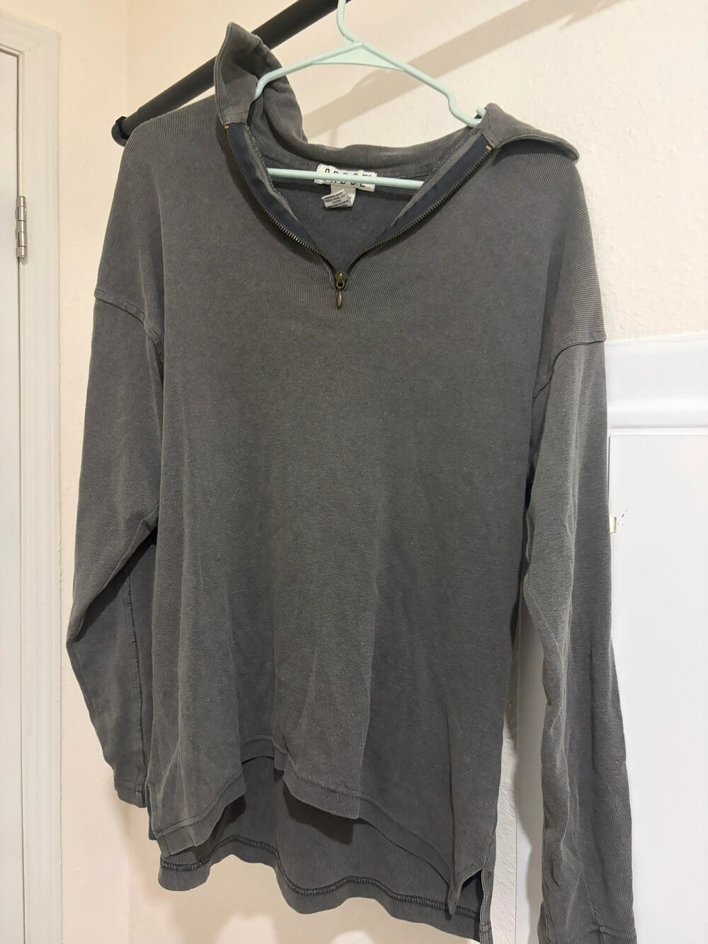 Badge Quarter Zip Size M